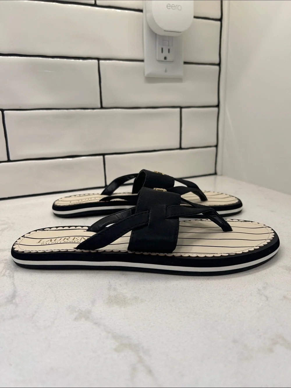 Lauren Ralph Lauren Rosalind Flip Flops Black and Cream Logo Thong Sandals 7